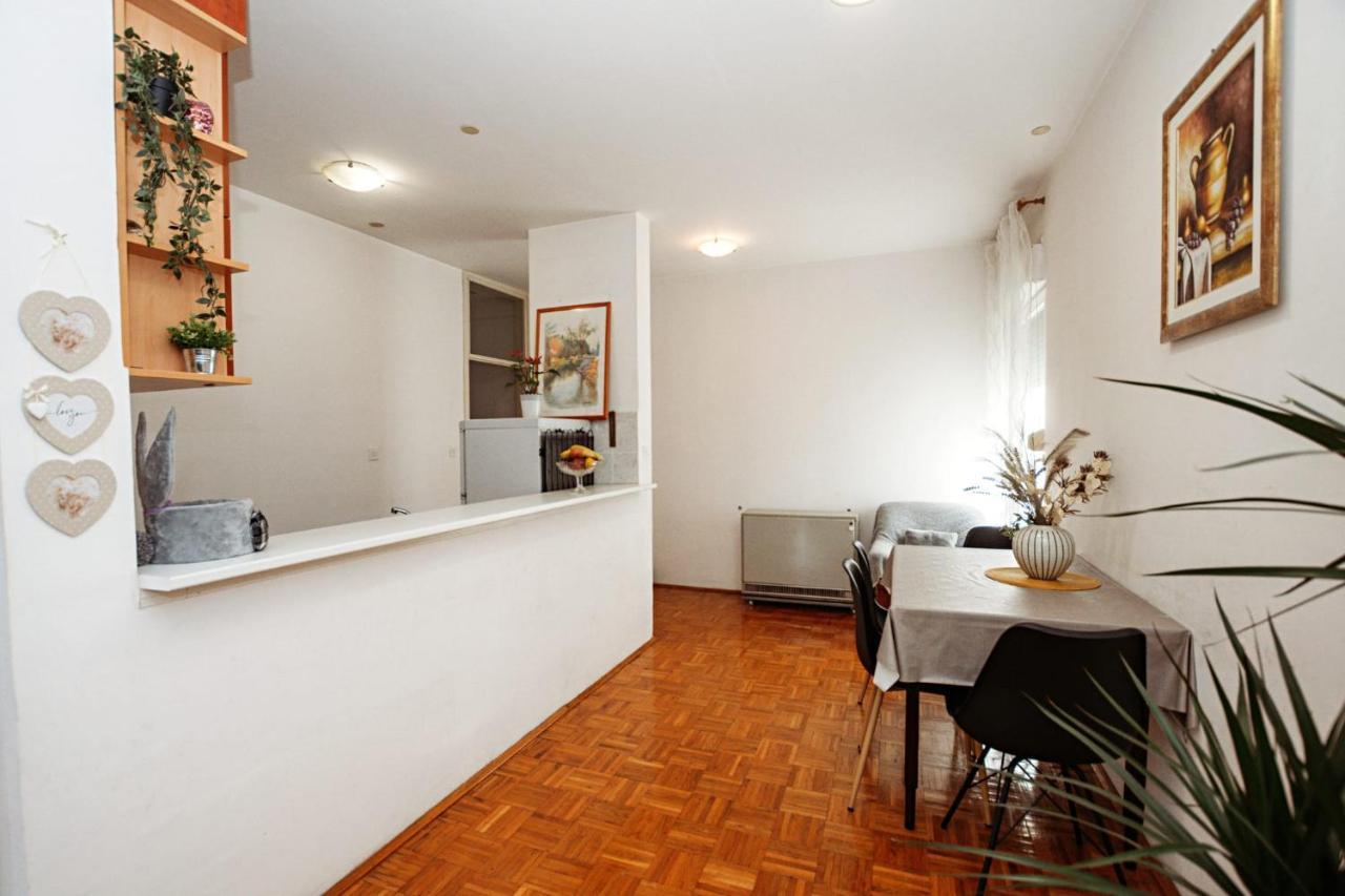 Apartment Jjj *